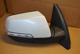 Chevrolet 85533229 2019 Traverse Right White Side Mirror Oem