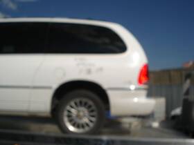 Chrysler 128-01277l Driver Side View Mirror Power Heated Fits 96-00 Town And Country 130022