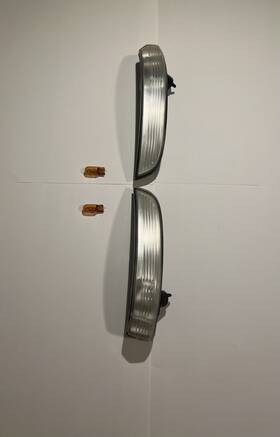 Cj5z-13b374-ap Ford Oem 12-19 Focus Rh Side View Mirror Turn Signal Lamp Lens Housing And Bulbs Cj5z-13b374-ap Ford Oem 12-19 Focus Rh Side View Mirror Turn Signal Lamp Lens Housing And Bulbs