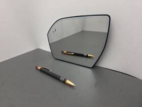 Ford / Lincoln / Genuine / Factory Oem Ll1z-17k707-c Left Mirror Auto Dim Glass Blind Spot Expedition Navigator