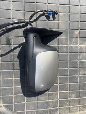 Gm Bgc011-0053 00-06 Gmc Yukon Denali Rh Pass. Side Power Mirror Part #bgc011-0053 Oem