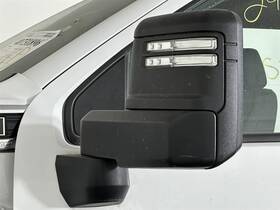 128-12121l Gmc Truck Driver Side View Mirror Dwi Opt Ukc Fits 20-23 Silverado 2500 Pickup 2707018