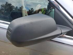 76200swaa01 Honda Used Right Door Mirror Fits 2007 Cr-v Power Non-heated Moulded In Black R
