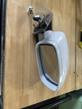 022859 Hyundai 12-14 Genesis Oem Passenger Side Right Power Mirror With Turn Signal