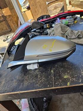 2423.6011 Hyundai 2021 - 2023 Elantra Driver Door Mirror Oem Silver Blind Spot Camera