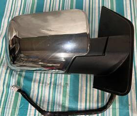 1408046ut Infiniti 06 07 Qx56 Passenger Side View Mirror Power Turn Puddle Light Right B28 1408046ut Infiniti 06 07 Qx56 Passenger Side View Mirror Power Turn Puddle Light Right B28