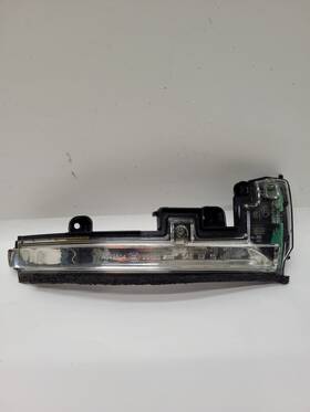 2016.3252 Land Rover Range Sport Vogue 13-21 Evoque Right Side Door Mirror Led Indicator Lens