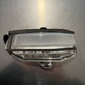 26160ez00a Nissan 2024 Titan Pro-4x Right Side View Mirror Mounted Turn Signal Blinker Oem
