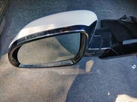 485578 United Recyclers Group Bmw X5 Door Mirror Passenger Or Side. Color White. Small Dent Check P
