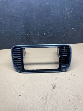 5c1819728 Volkswagen 2012-2019 Beetle Center Console Radio Trim Air Vent Bezel Oe Q6959 Dg