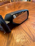 2014 -2018 Chevy Silverado Side View Mirror Manual Right Passenger Oem 23180067. Fixed Price $75.00.